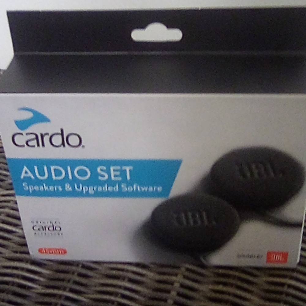 Cardio Audio Set, Speakers And Upgraded Software, Sound By JBL - Picture 2 of 4